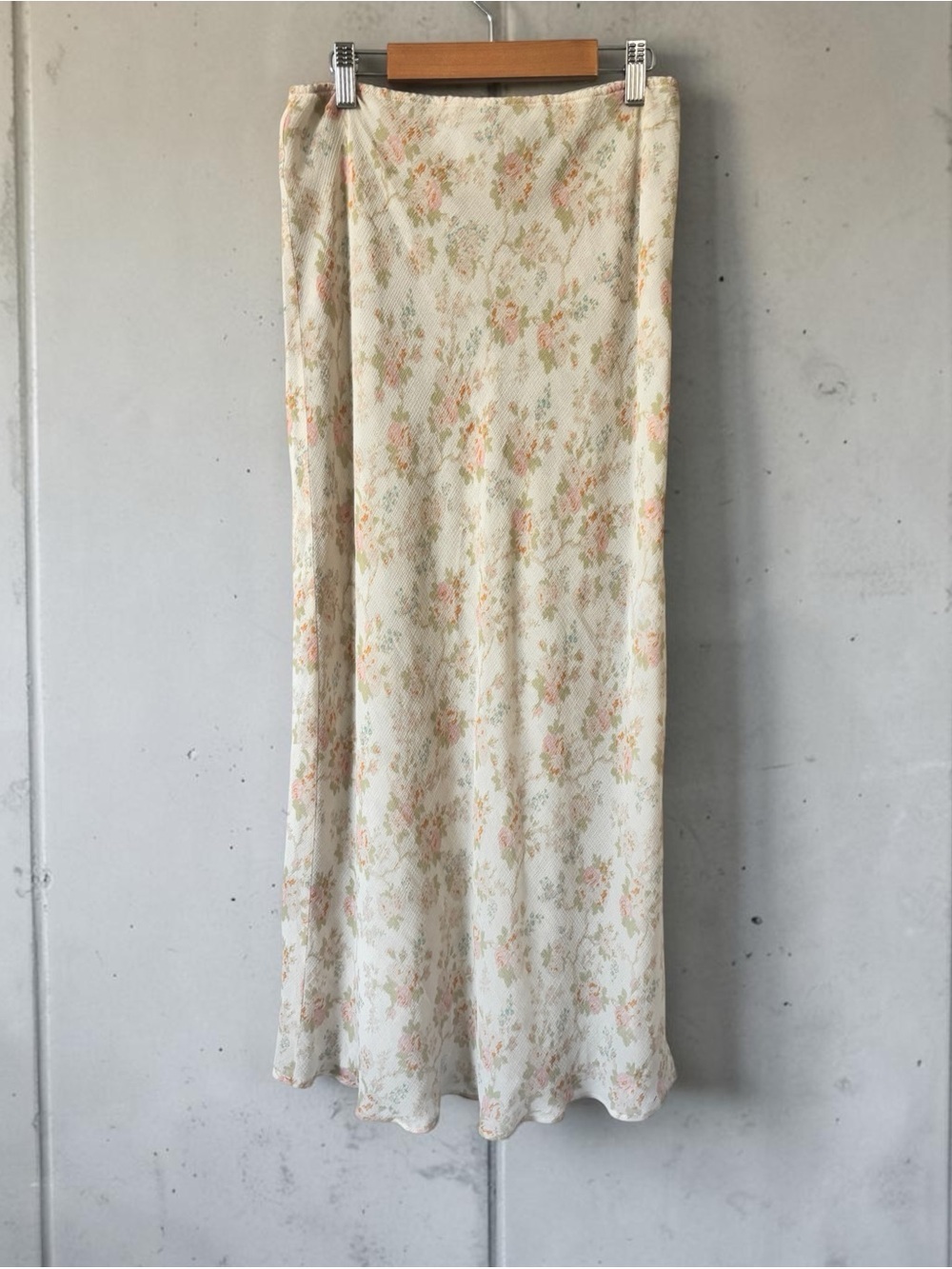 Hansen & Gretel | Elegant Cream Floral Midi Skirt - Lightweight Spring Staple - Picture 3 of 9